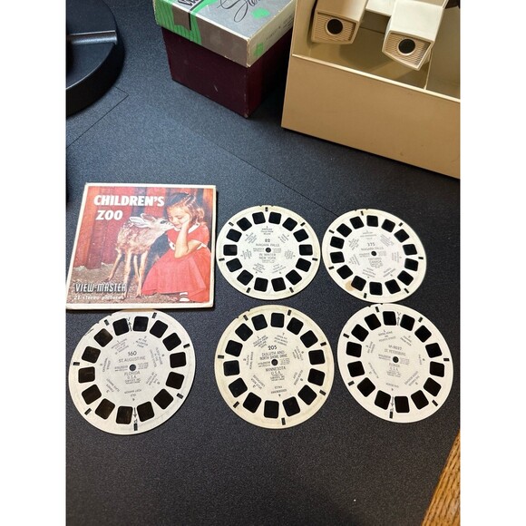 Vintage View-Master Lot – 4 Viewers, Case & Reels - Picture 8 of 9